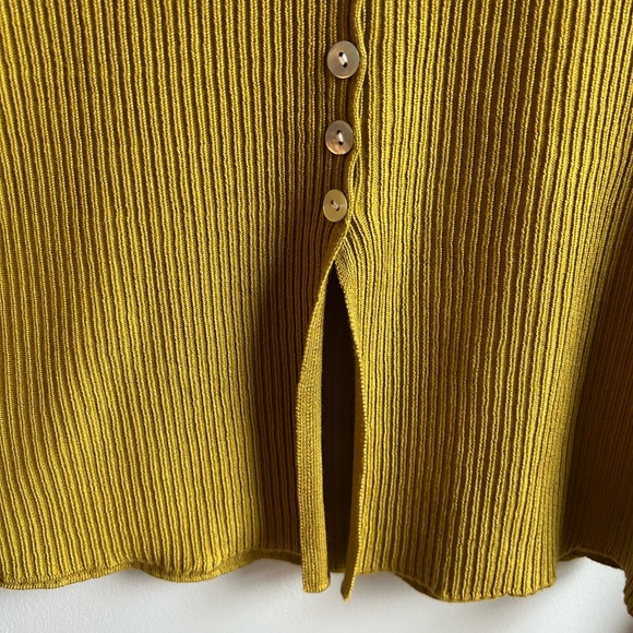 Industry Mustard Ribbed Button-Down Shirt - Picture 4 of 5